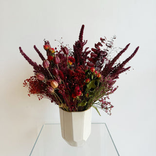 holiday seasonal dried flower decor subscription