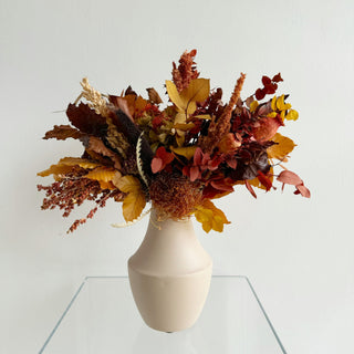 holiday seasonal dried flower decor subscription