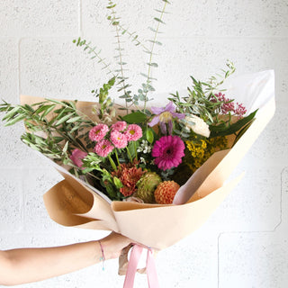 fresh flower styled bouquet wrap subscription